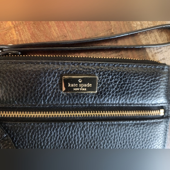 Kate Spade New York Black Leather Flat Wristlet Wallet Coint Pouch Purse Card - Picture 2 of 5